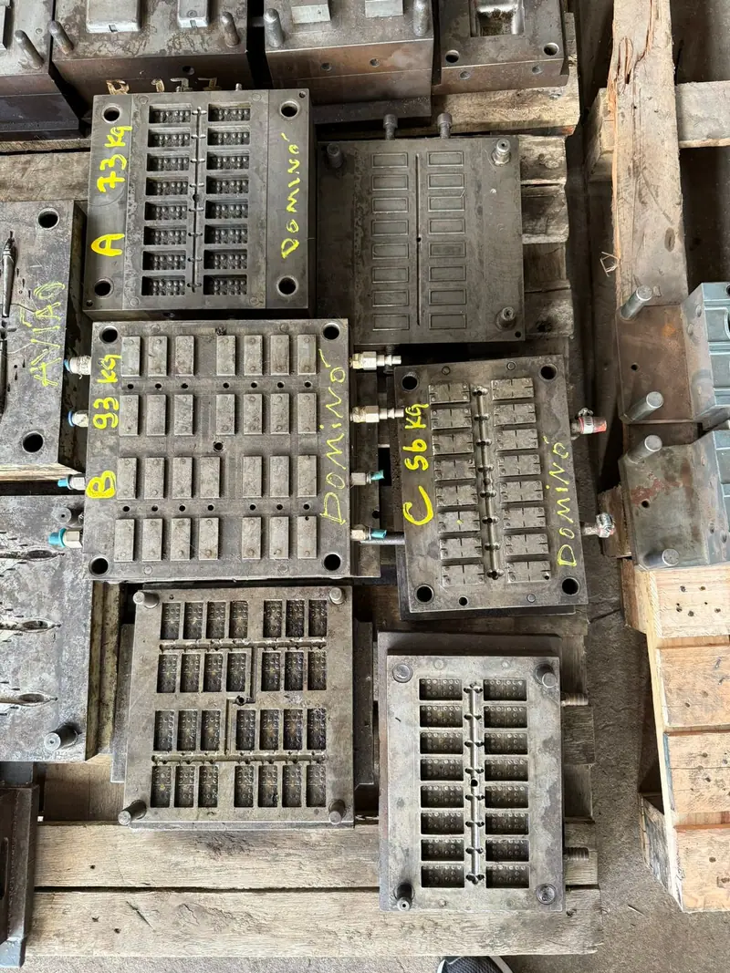 Moldes de injeção plástica para brinquedos plásticos no estoque da 3WS Moldes