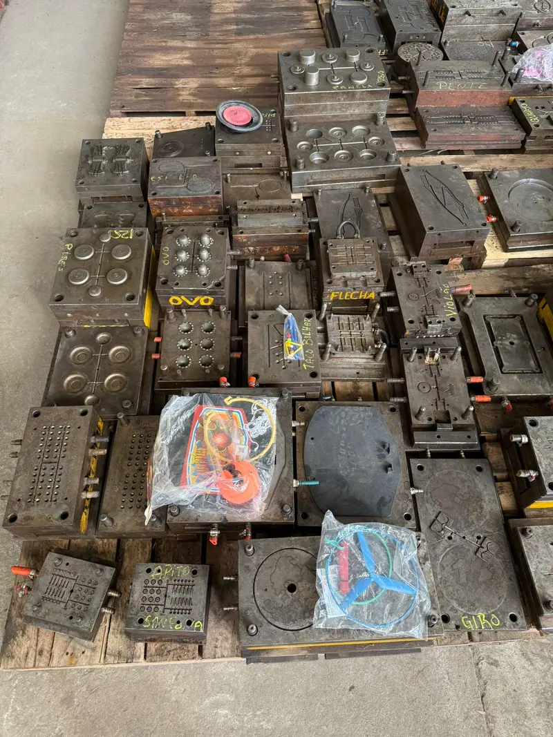 Molde de injeção para brinquedos plásticos — item 2 do acervo da 3WS