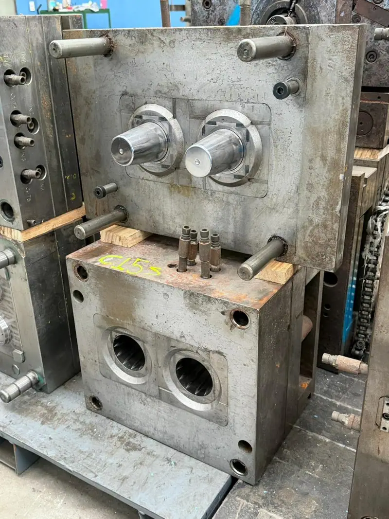 Detalhe do molde de injeção para copo de 250 ml no estoque da 3WS Moldes