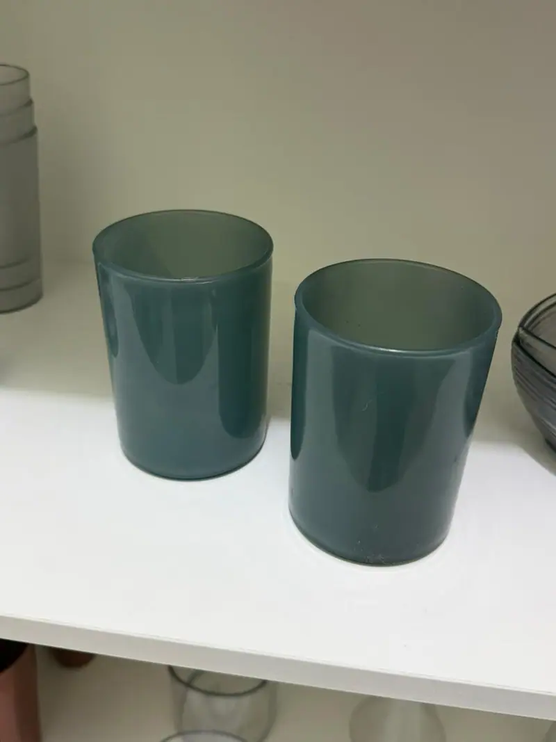 Peça plástica injetada a partir do molde para copo com peça de 60 g — detalhe 2