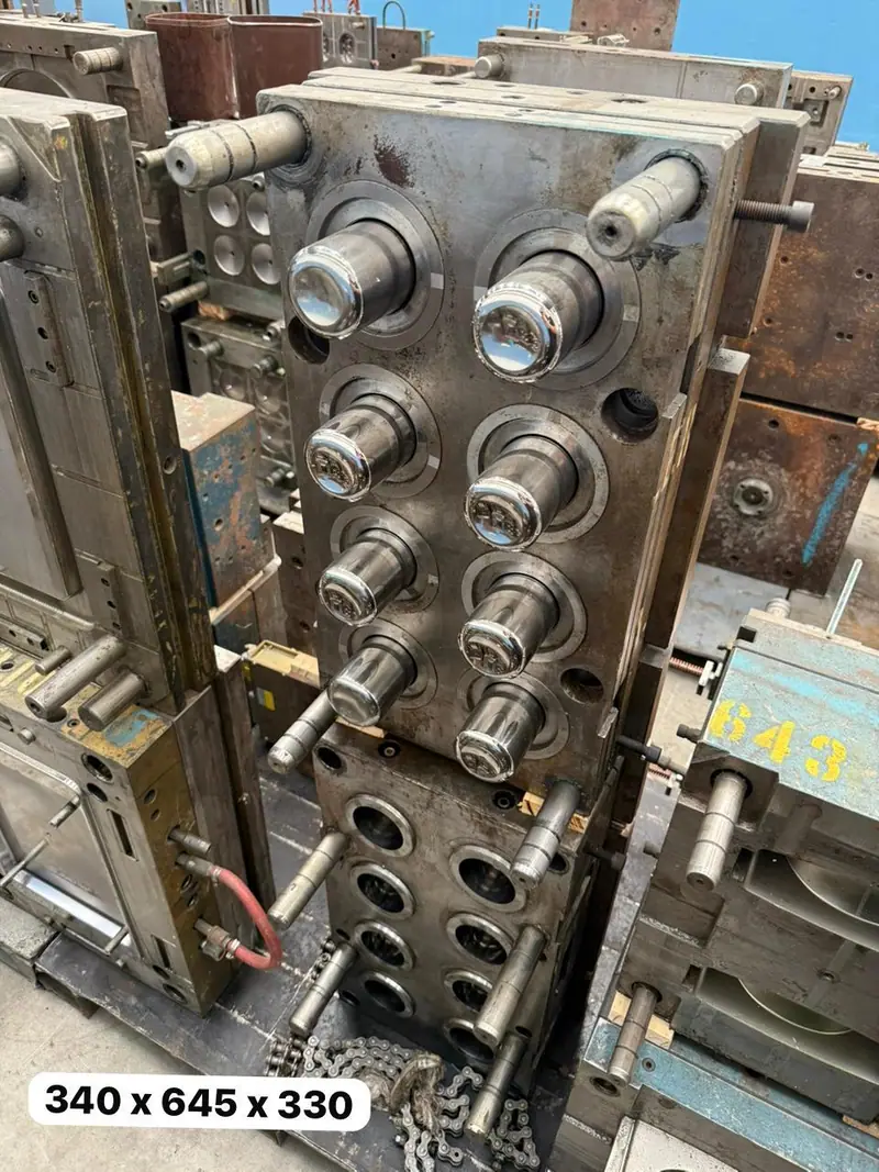 Molde de injeção para copos plásticos de modelos diversos — item 6 do acervo da 3WS