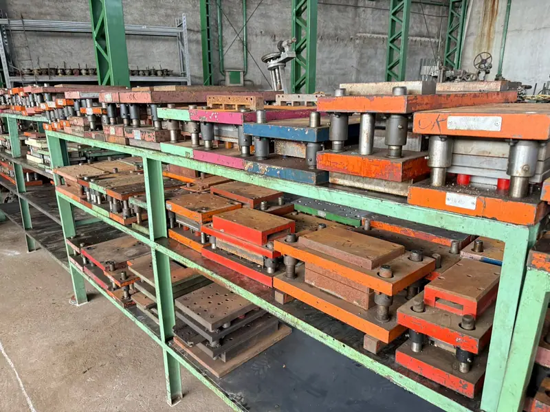 Molde de injeção para bases para estampo — item 4 do acervo da 3WS