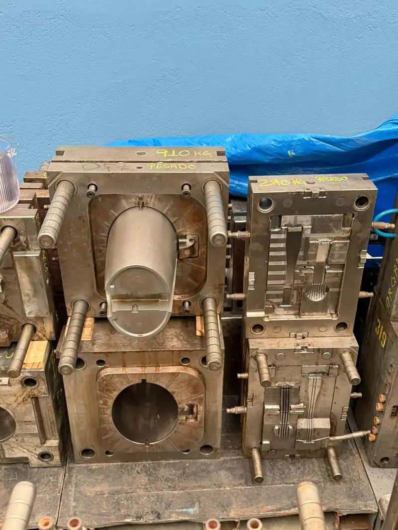 Molde de injeção para lixeira de 8 litros com pedal — vista 3
