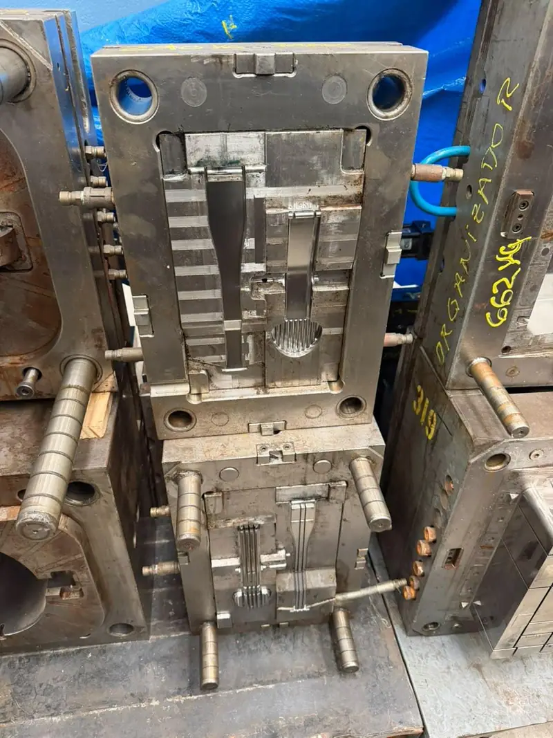 Molde de injeção para lixeira de 8 litros com pedal — vista 4