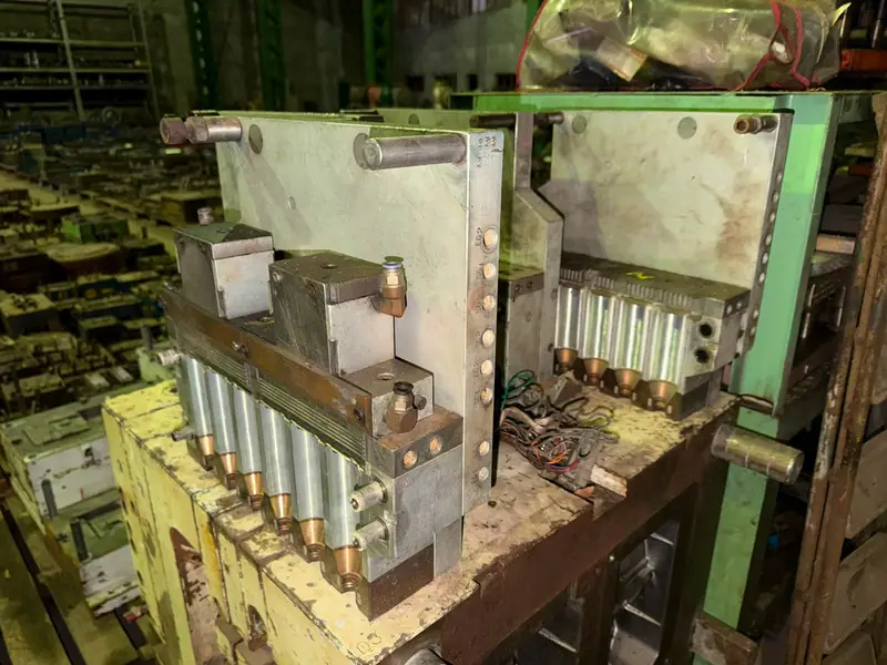 Molde de injeção para sopro de embalagens plásticas — vista 6