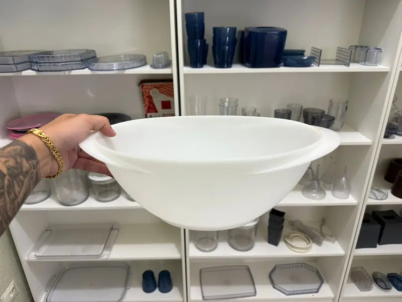 Peça plástica produzida pelo molde para saladeira ou sopeira