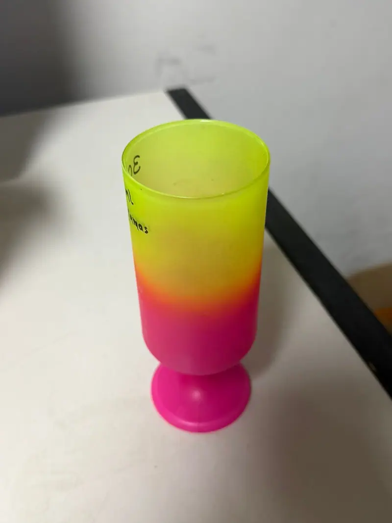 Peça plástica injetada a partir do molde para taça de 300 ml — detalhe 2