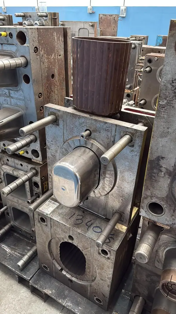 Molde de injeção para vasos, baldes e cestos — item 19 do acervo da 3WS